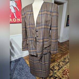 Vintage Plaid Women's Blazer and Skirt Set